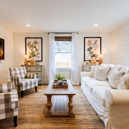 Downtown Luxury Farmhouse Apartment #4 West Dundee Bagian luar foto