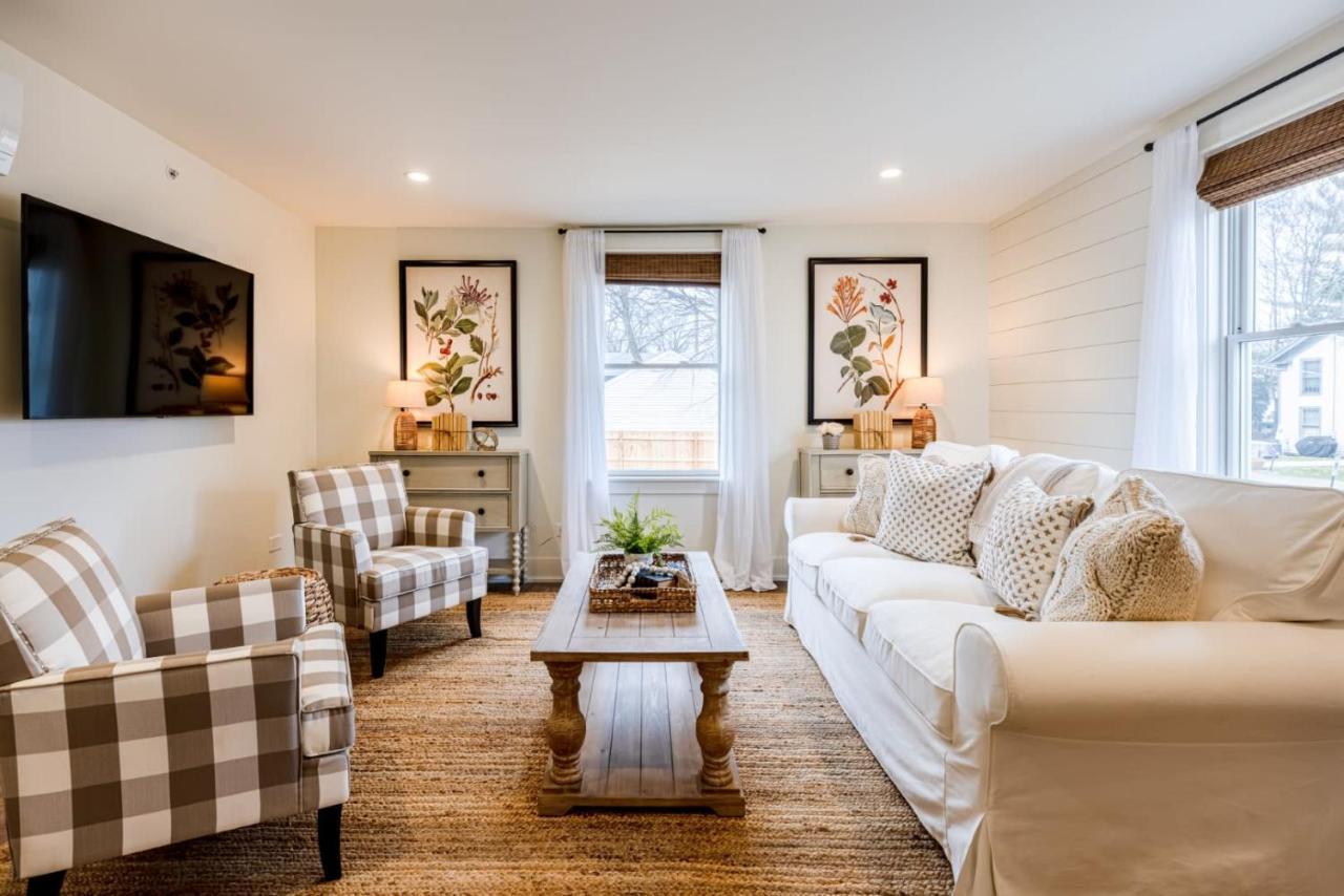 Downtown Luxury Farmhouse Apartment #4 West Dundee Bagian luar foto