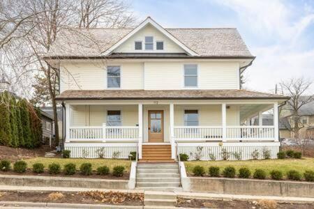 Downtown Luxury Farmhouse Apartment #4 West Dundee Bagian luar foto