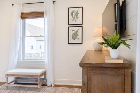 Downtown Luxury Farmhouse Apartment #4 West Dundee Bagian luar foto
